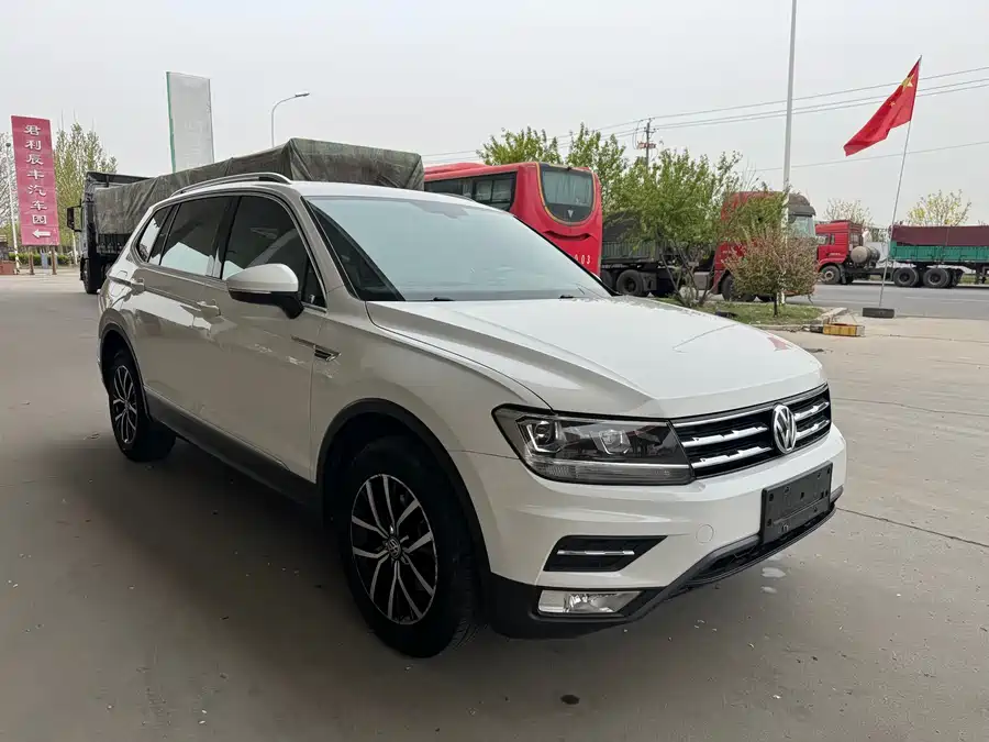 Volkswagen Tiguan L