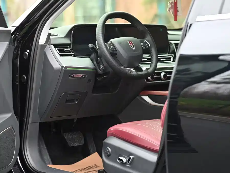 Hongqi HS5