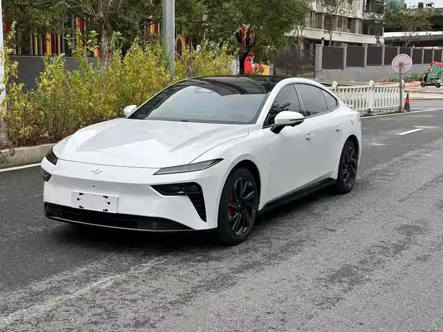 Dongfeng eπ007