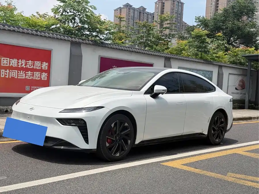 Dongfeng eπ007