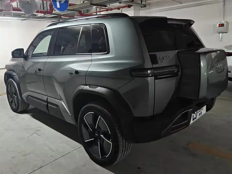 BYD Leopard Titanium 3
