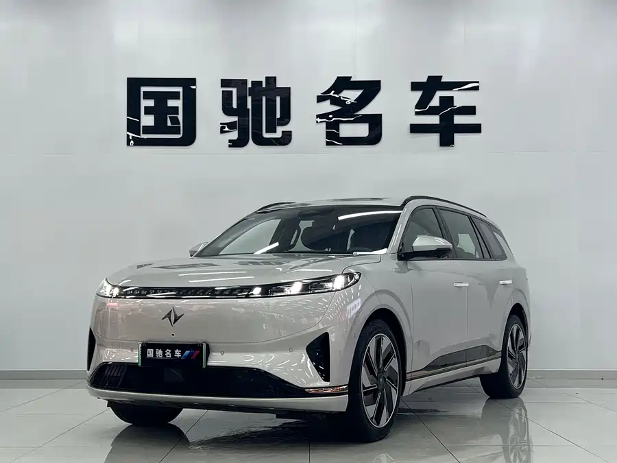 Dongfeng eπ008