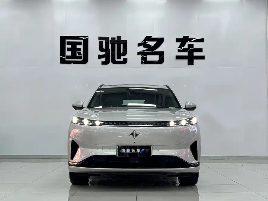 Dongfeng eπ008