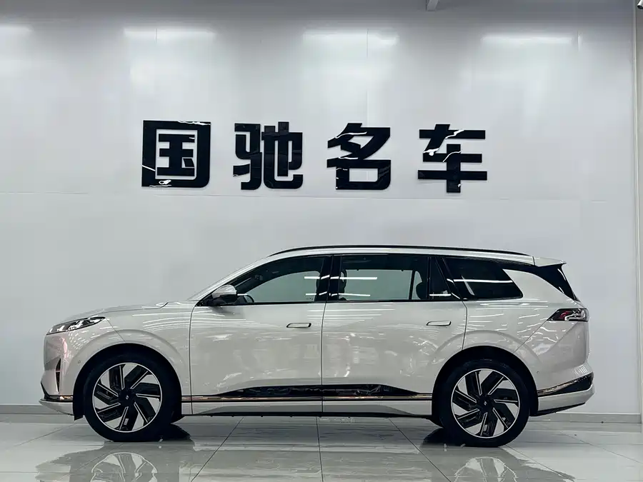 Dongfeng eπ008