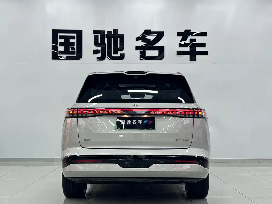 Dongfeng eπ008