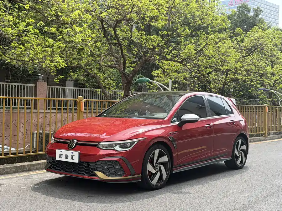 Volkswagen Golf GTI