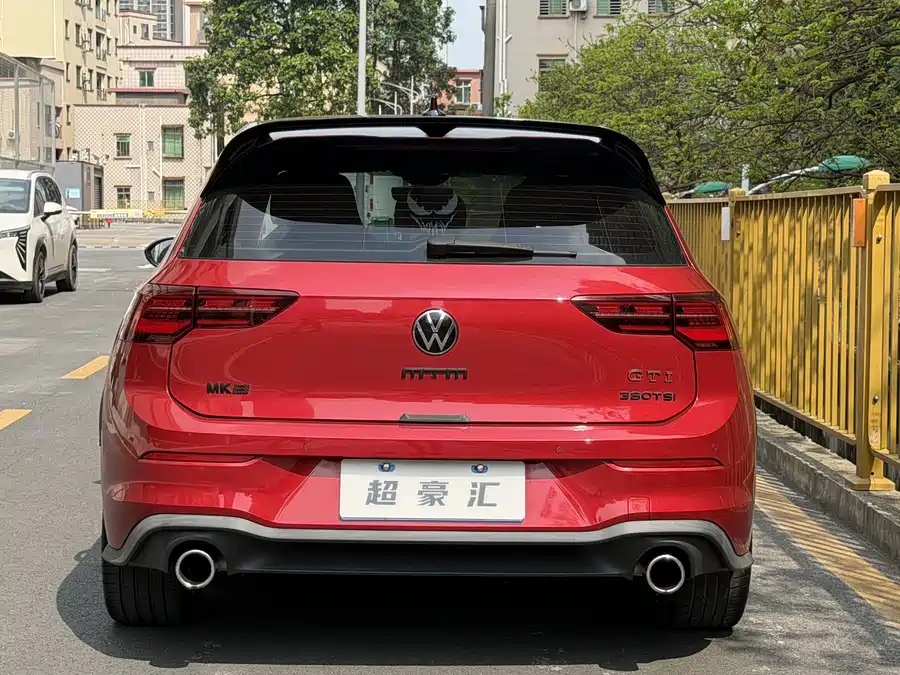 Volkswagen Golf GTI