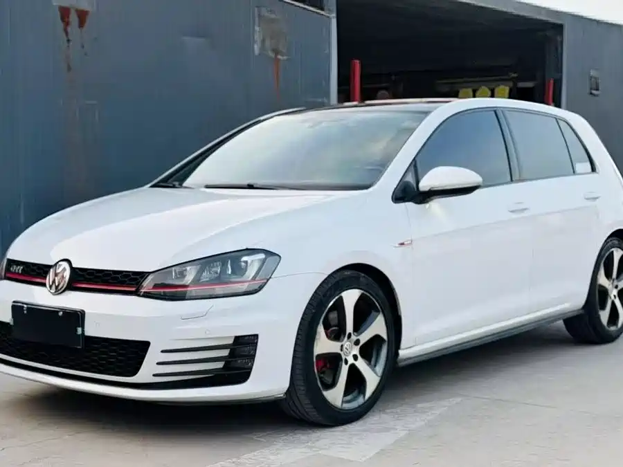 Volkswagen Golf GTI