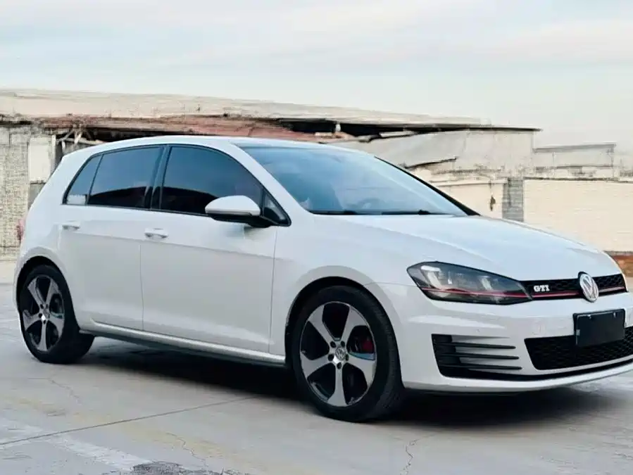 Volkswagen Golf GTI