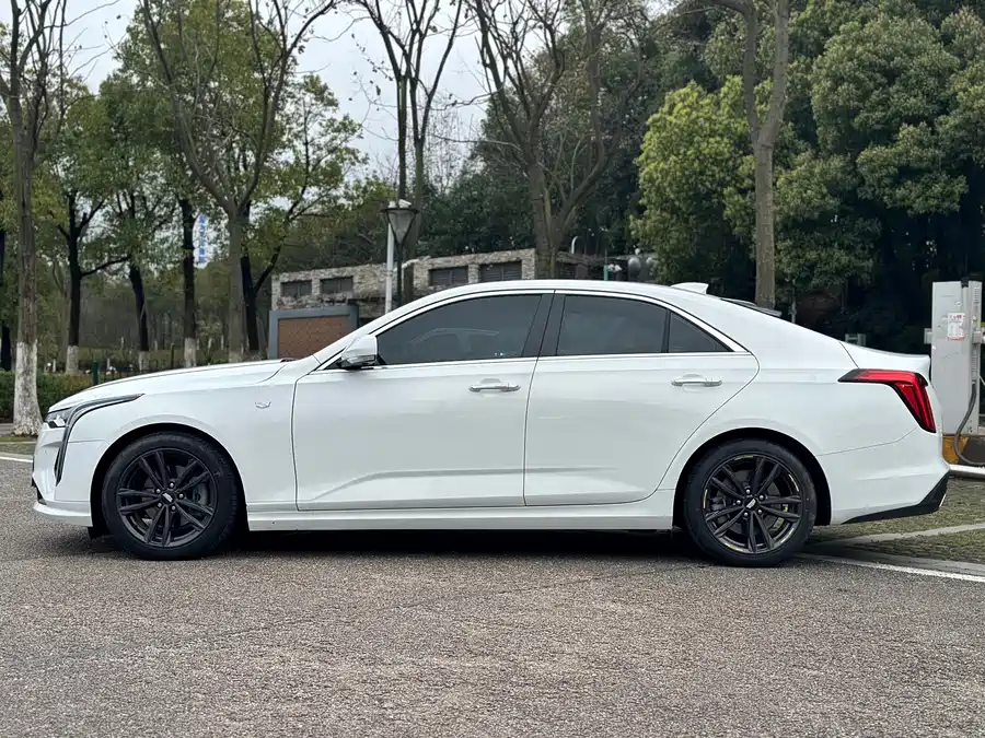 Cadillac CT4