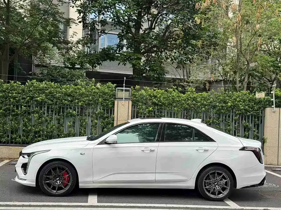 Cadillac CT4