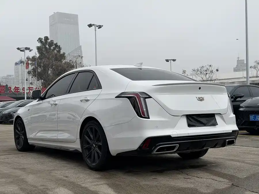 Cadillac CT4