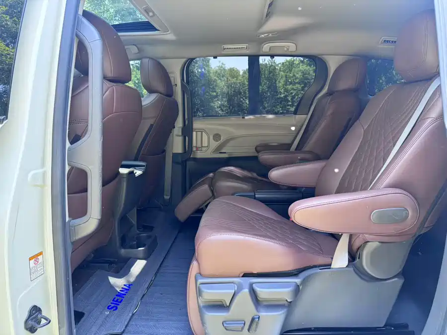 Toyota SIENNA