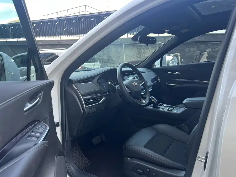 Cadillac XT4