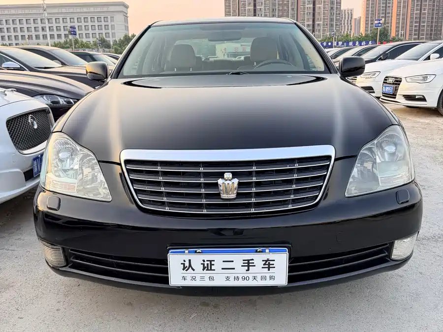 Toyota crown