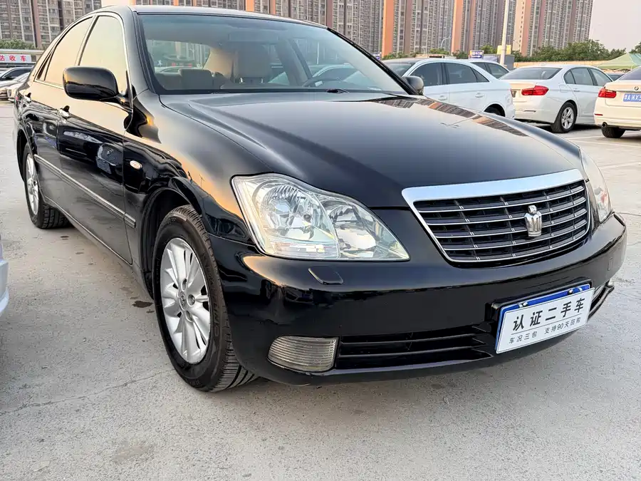 Toyota crown