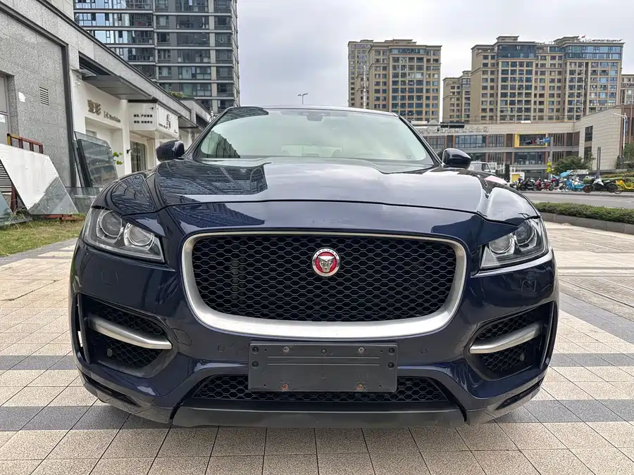 Jaguar F-PACE
