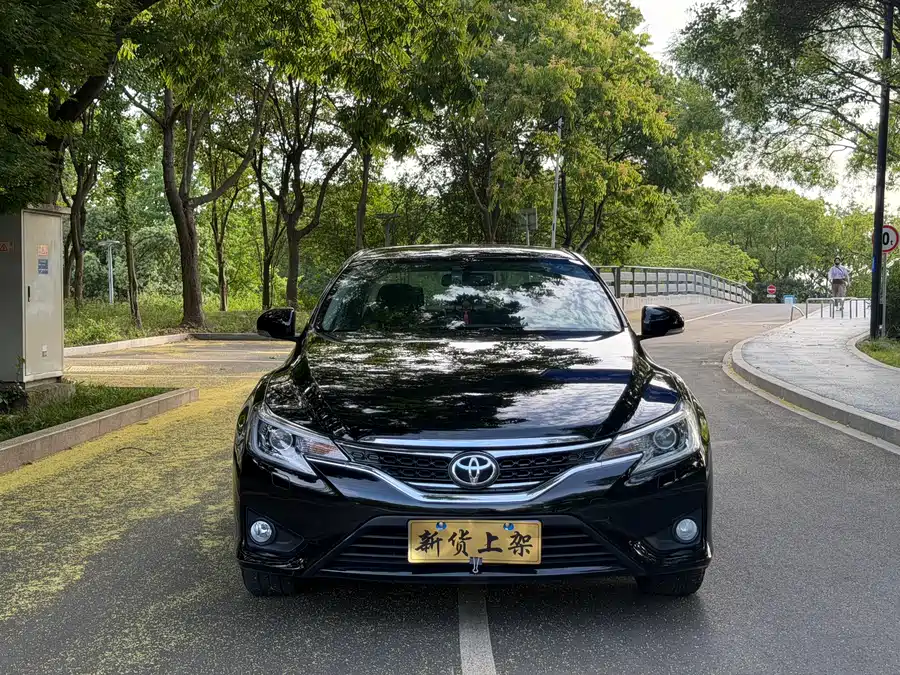 Toyota Reiz