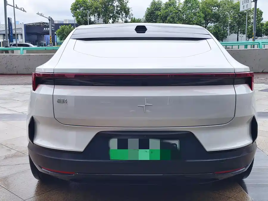 Polestar 4