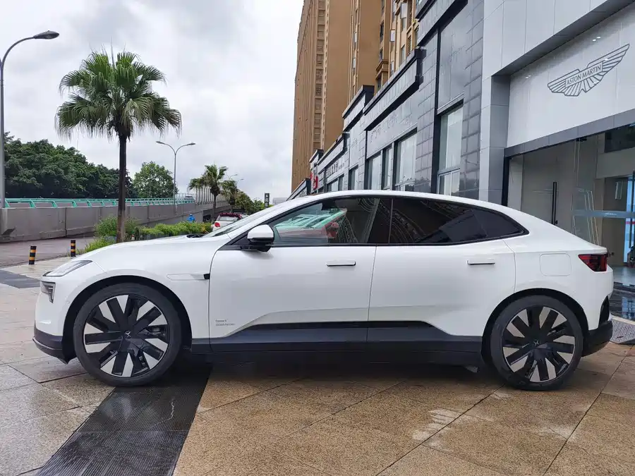 Polestar 4