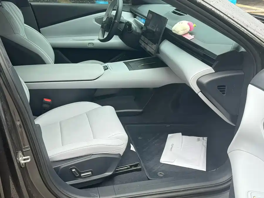 Lynk & Co Z10