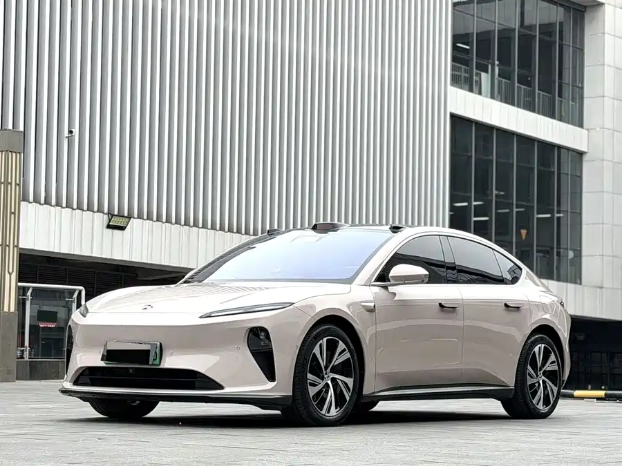 NIO ET7