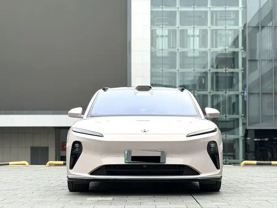 NIO ET7