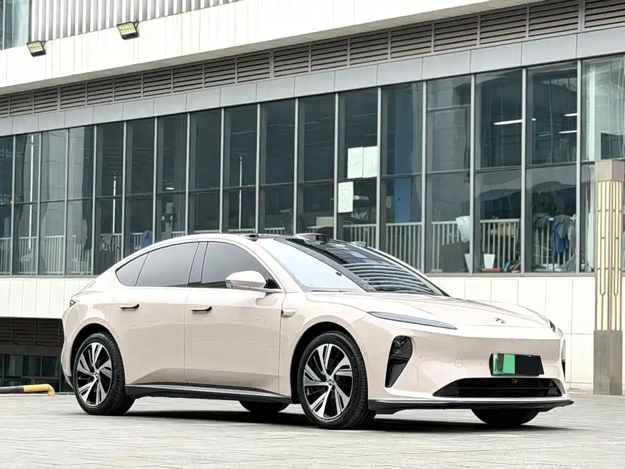 NIO ET7