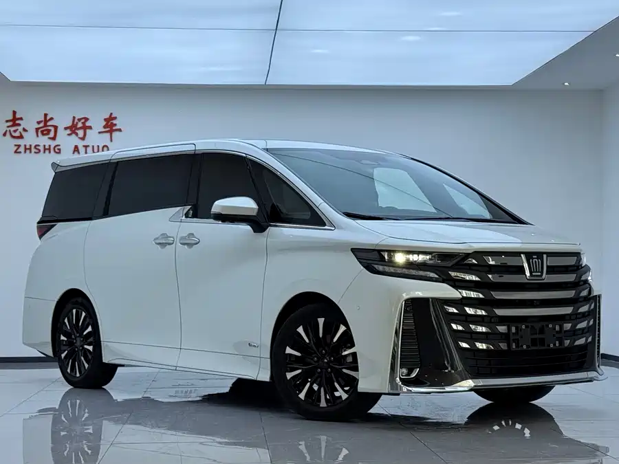 Toyota Crown Vellfire