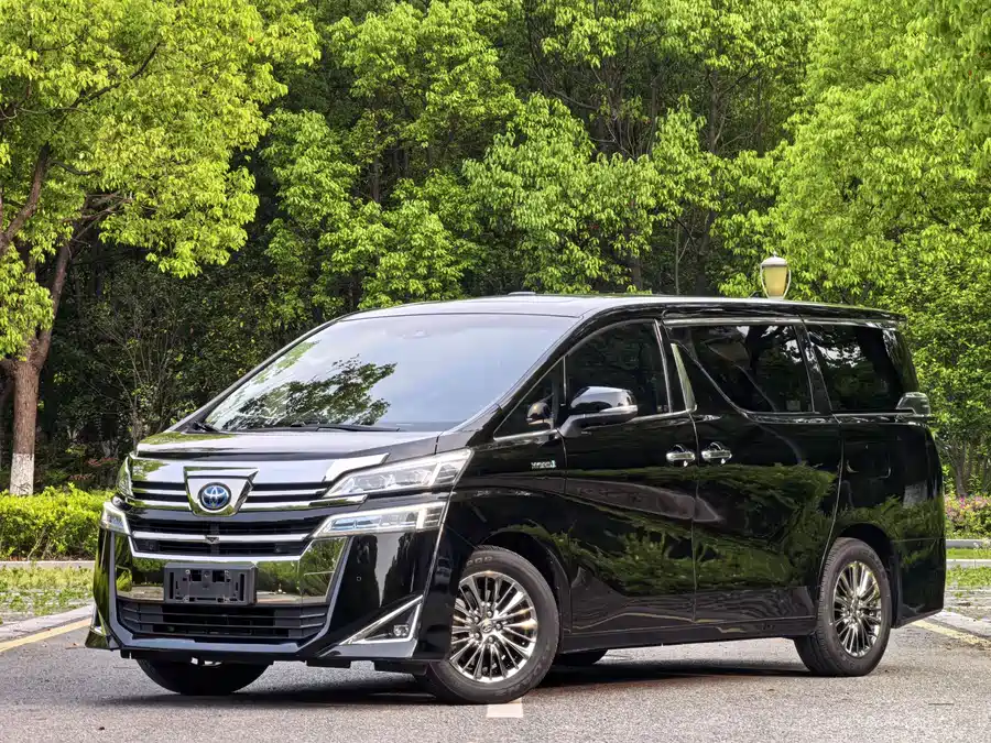 Toyota Crown Vellfire