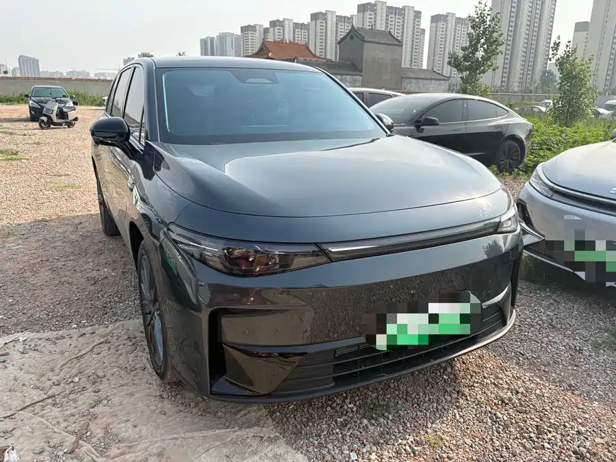 Leapmotor C10