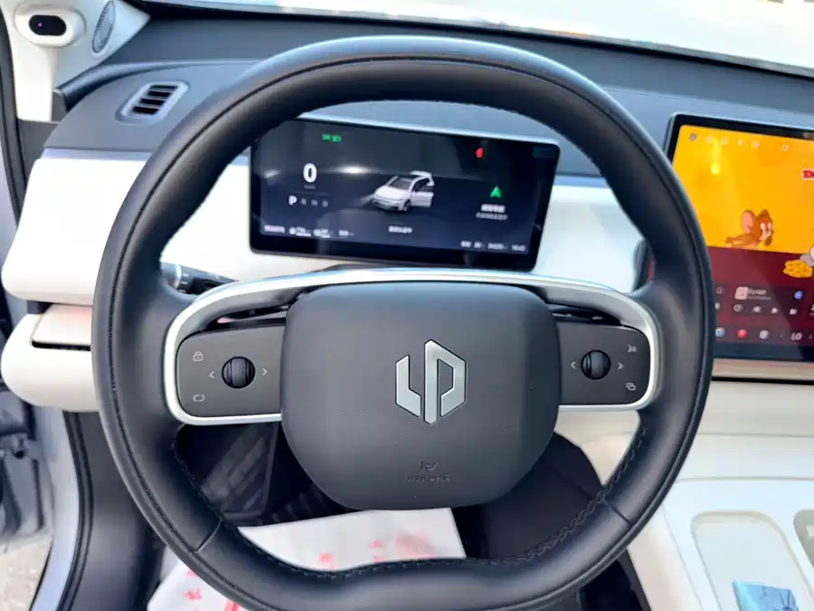 Leapmotor C16