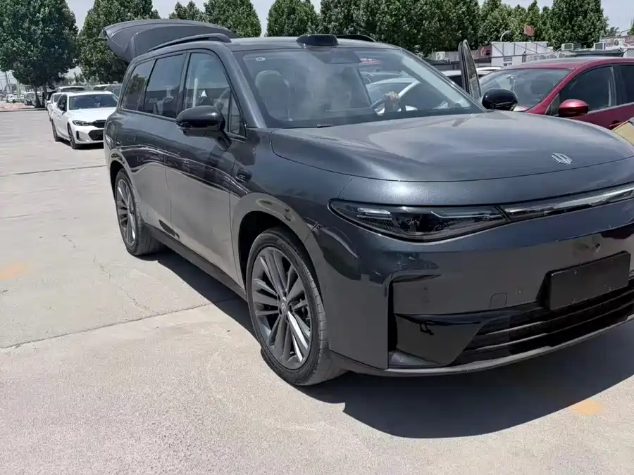 Leapmotor C16