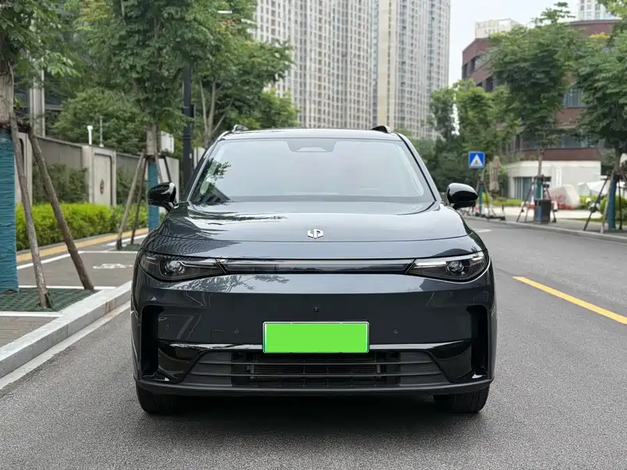 Leapmotor C16