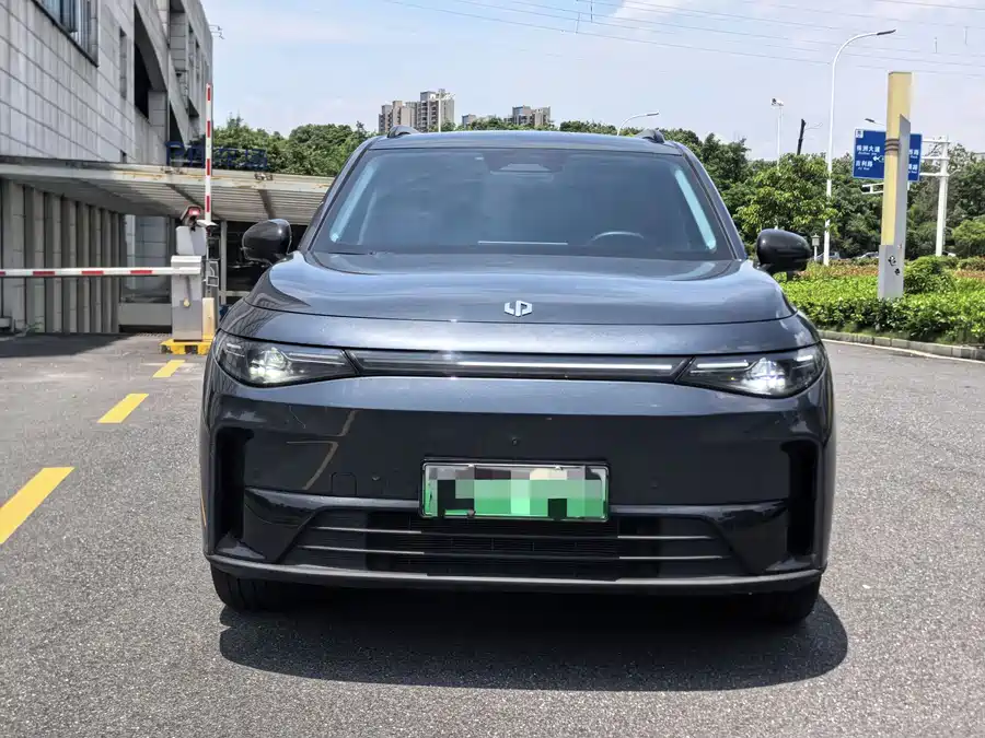 Leapmotor C16