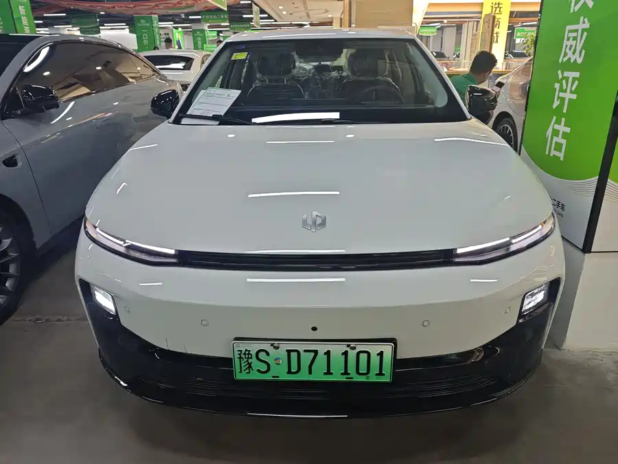 Leapmotor B01