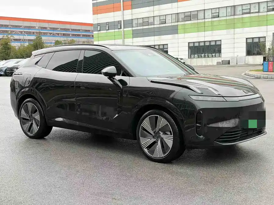 Lynk & Co 08 EM-P