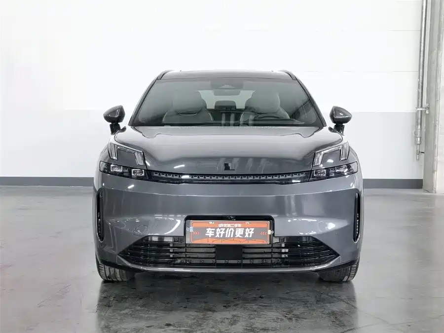 Lynk & Co 08 EM-P