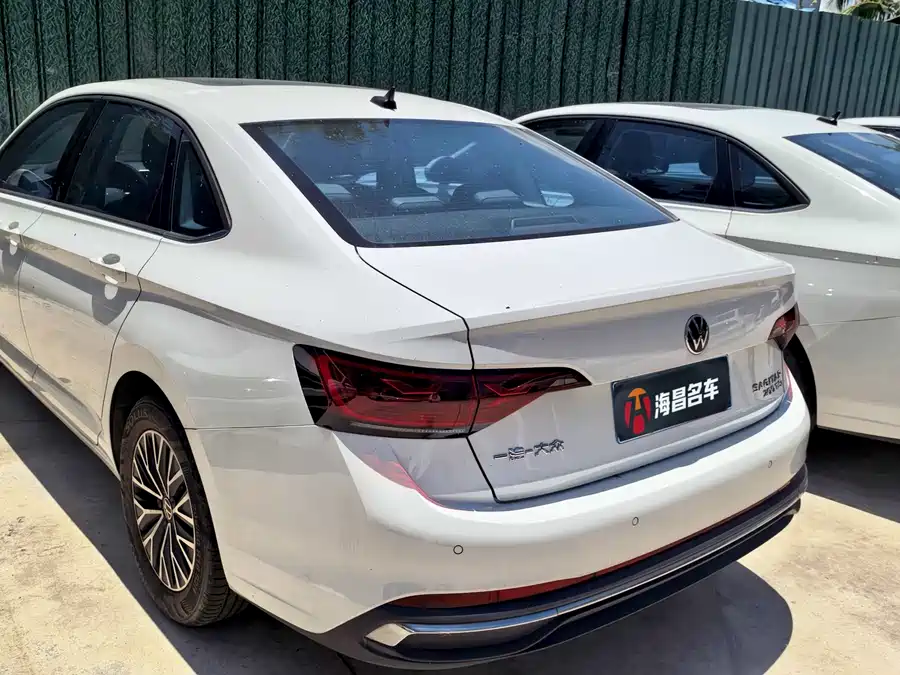 Volkswagen Sagitar