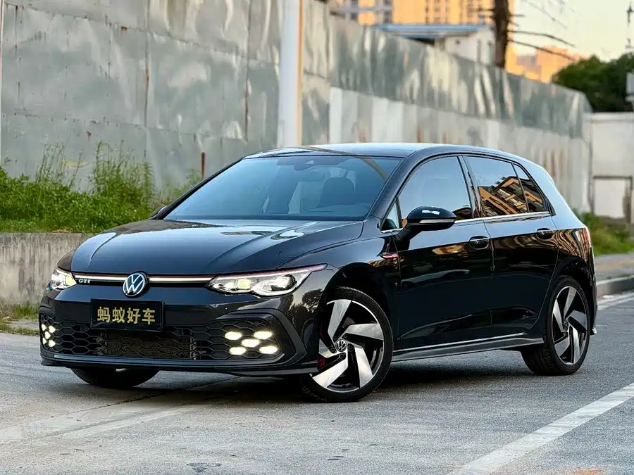Volkswagen Golf GTI