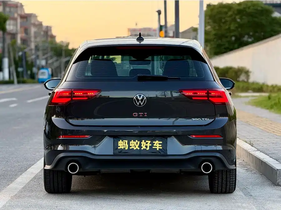 Volkswagen Golf GTI