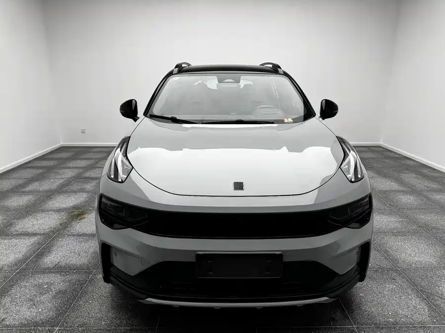 Lynk & Co 01