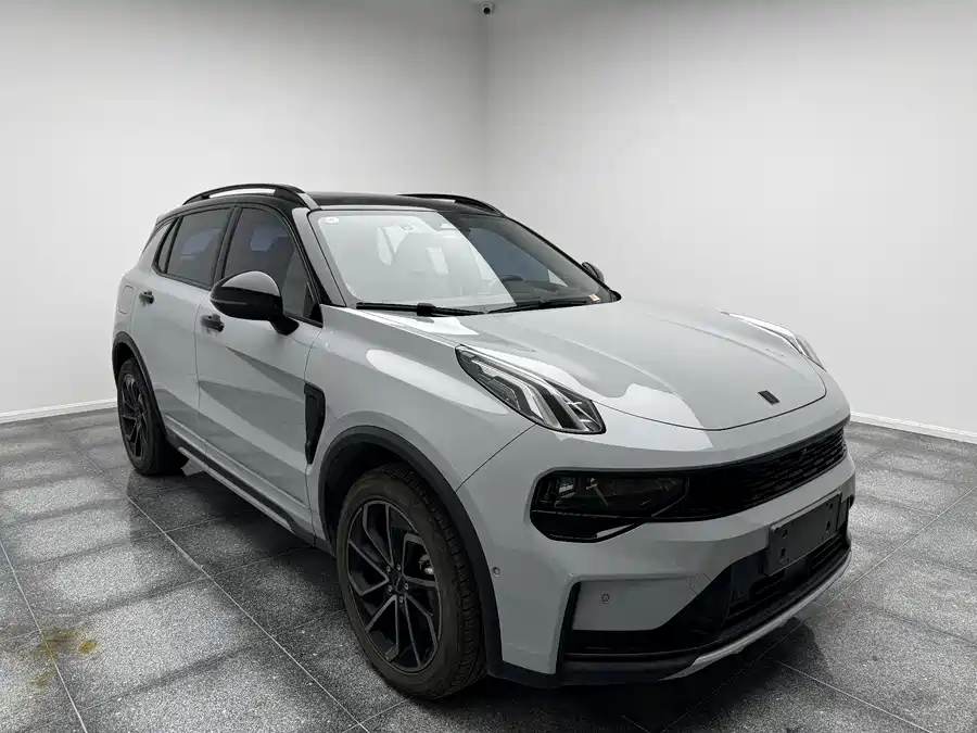 Lynk & Co 01