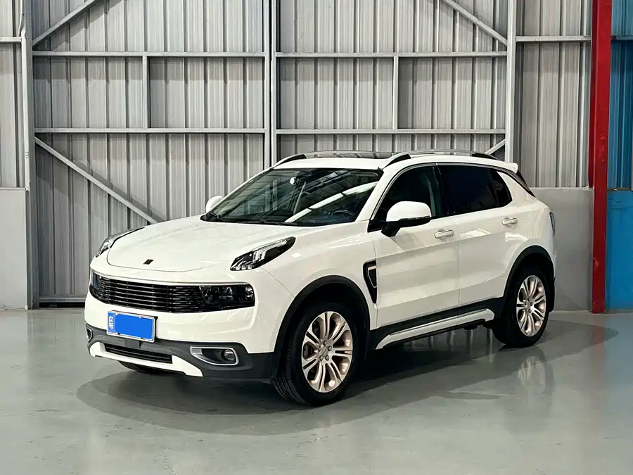 Lynk & Co 01