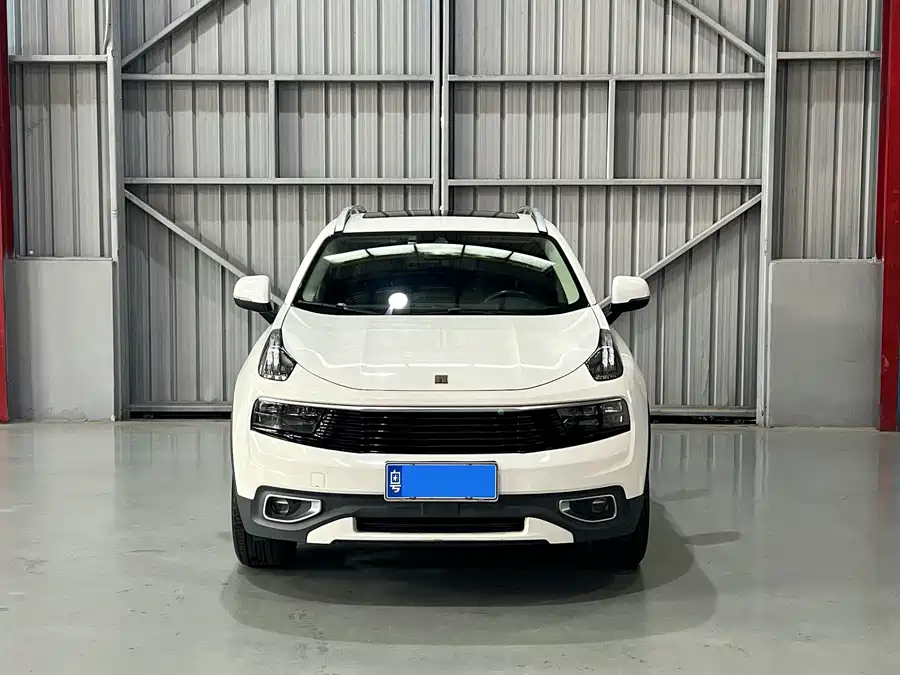 Lynk & Co 01