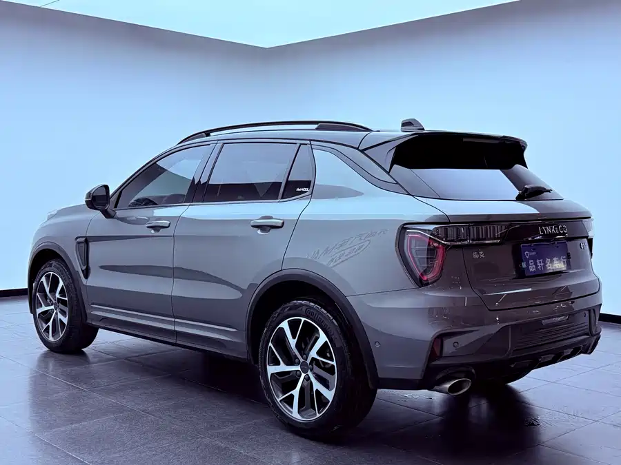Lynk & Co 01