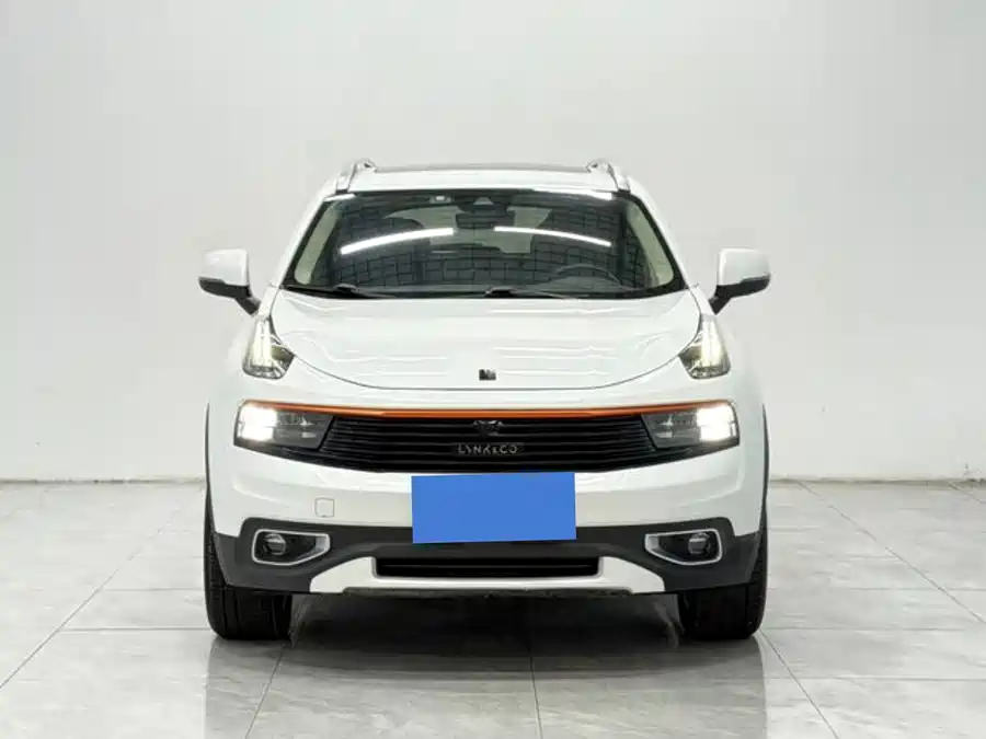 Lynk & Co 01