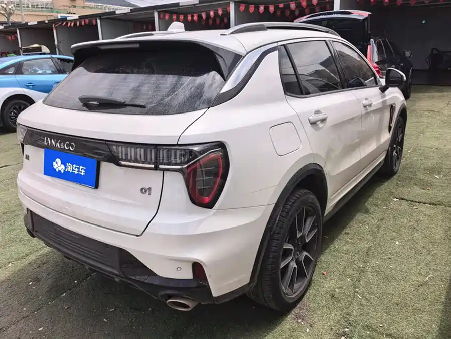 Lynk & Co 01