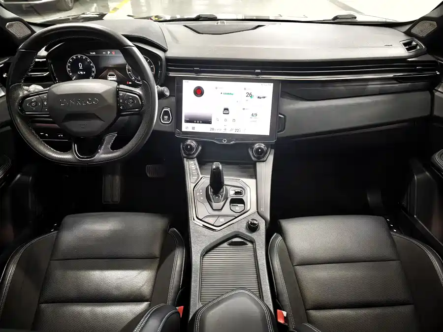 Lynk & Co 01