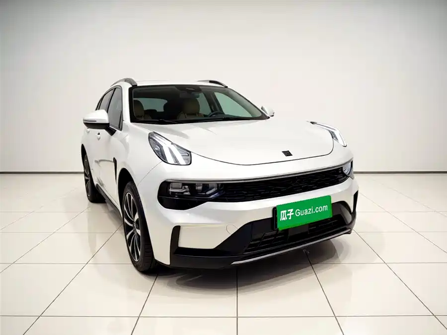 Lynk & Co 01